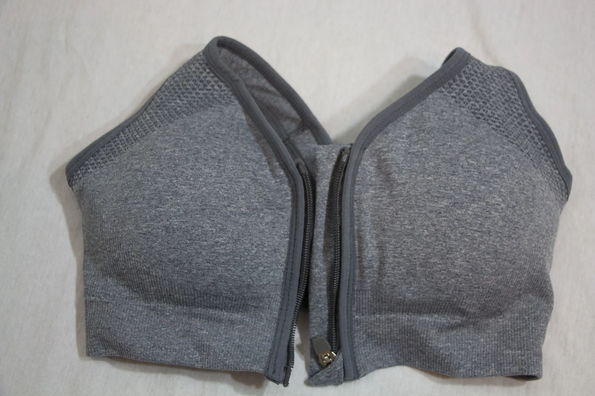 Action front zip up sports bra - Charcoal Grey