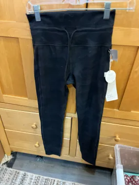 NWT Vuori “Daily Black Camo Leggings”